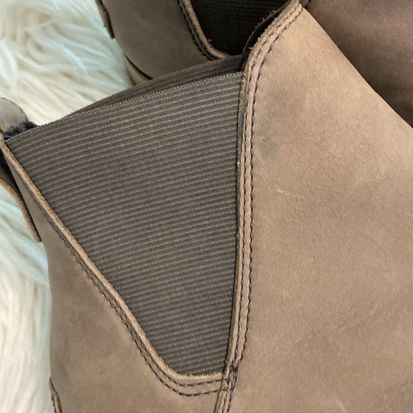 SOREL Boots size 8.5 color gray/silver excellent condition see all photos - Picture 15 of 16